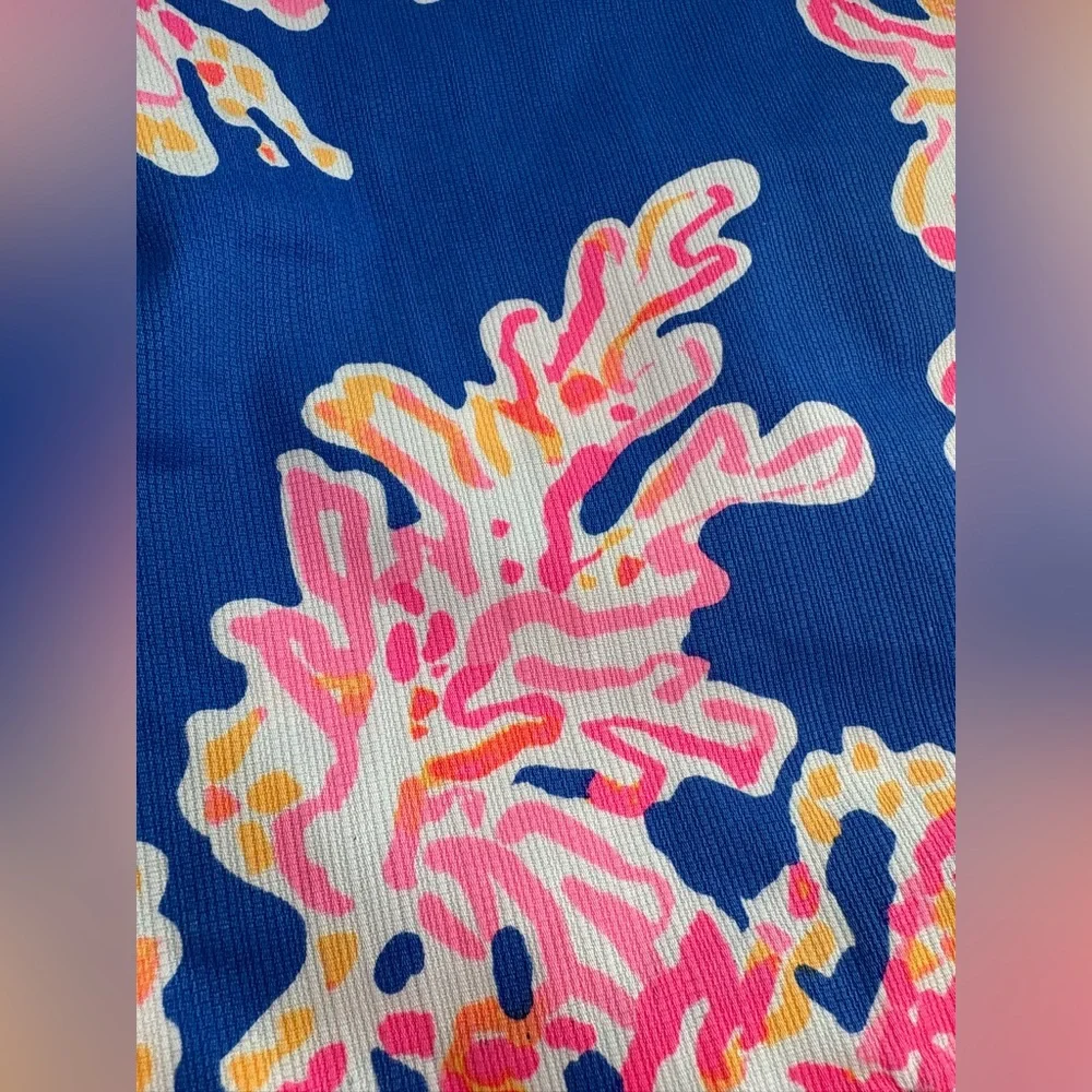 Lilly Pulitzer sz 8 blue Buttercup shorts scalloped hem coral design 5” mid-rise - Picture 2 of 7